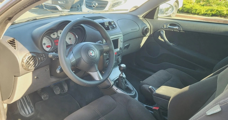 Alfa Romeo GT cena 22200 przebieg: 145074, rok produkcji 2010 z Drohiczyn małe 436